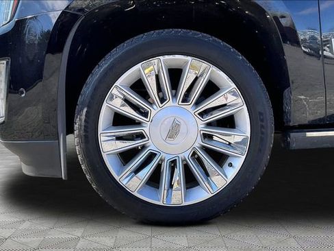 Used 2019 Cadillac Escalade Platinum image 22