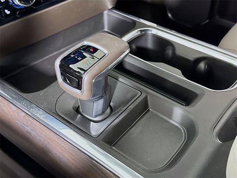 New 2026 GMC Sierra 1500 SLT image 11