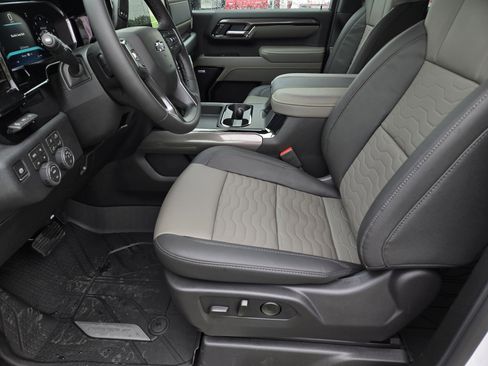 New 2026 Chevrolet Silverado 2500 ZR2 AWD/4WD image 16