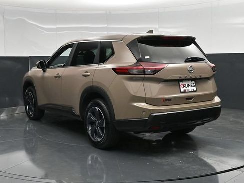 Used 2025 Nissan Rogue SV FWD image 10