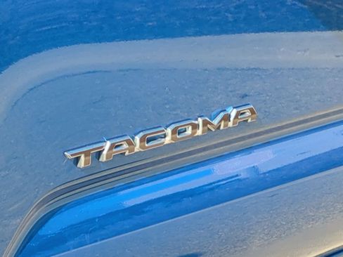 Used 2016 Toyota Tacoma 4x4 Double Cab image 13