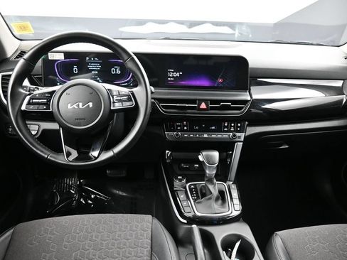 Certified 2025 Kia Seltos S AWD/4WD image 19