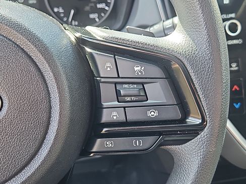 Certified 2025 Subaru Crosstrek 2.0i Premium image 17