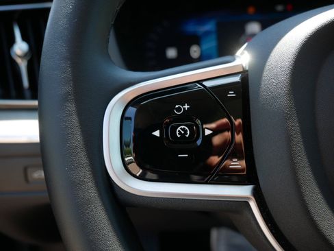 Certified 2025 Volvo XC60 B5 Plus AWD/4WD image 26