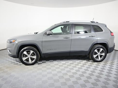 Used 2020 Jeep Cherokee Limited image 2