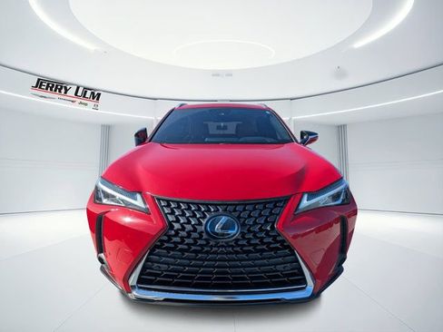 Used 2019 Lexus UX 200 w/ Premium Package image 7