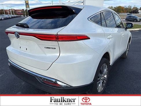 Used 2023 Toyota Venza Limited image 7