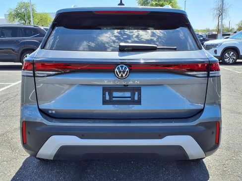 New 2026 Volkswagen Tiguan SE FWD image 5