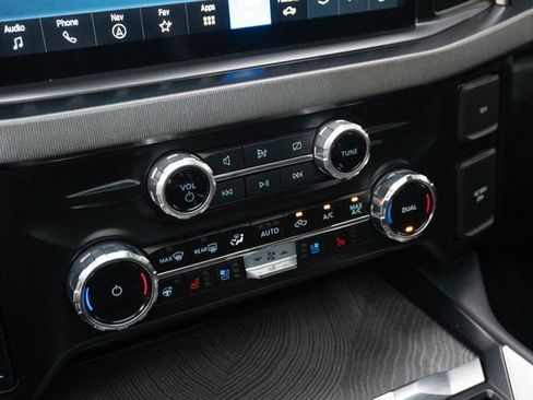 Used 2024 Ford F250 Platinum AWD/4WD image 33