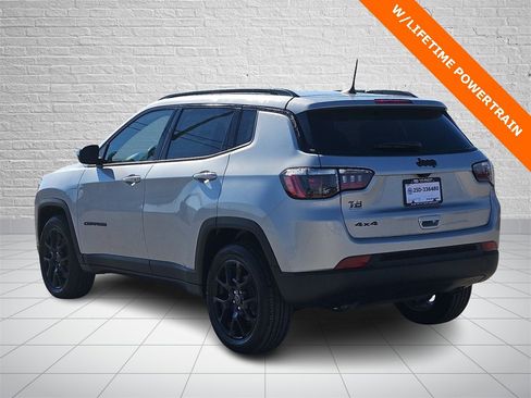 New 2026 Jeep Compass Latitude image 3