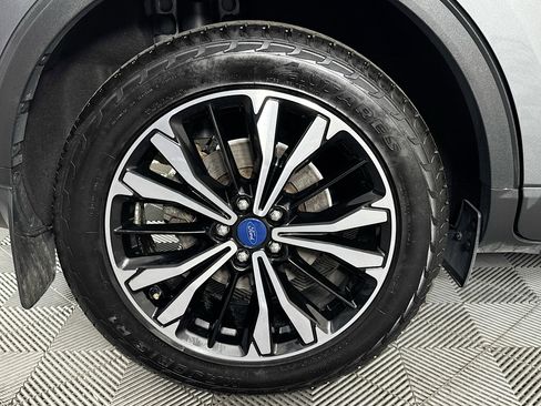 Used 2022 Ford Escape SE w/ SE Sport Appearance Package image 32