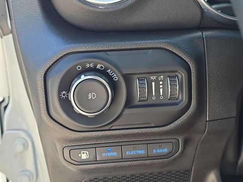 Used 2022 Jeep Wrangler Unlimited Rubicon 4xe AWD/4WD image 28