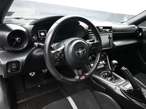 Used 2025 Toyota GR86 Premium w/ Performance Package RWD image 13