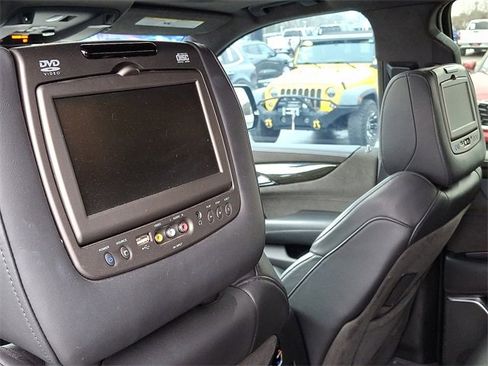 Used 2019 Cadillac Escalade ESV Platinum image 10