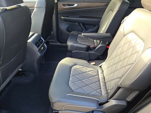 Used 2024 Volkswagen Atlas SEL Premium R-Line image 18