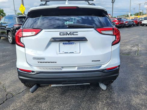 Used 2024 GMC Terrain SLE w/ Elevation Edition AWD/4WD image 5