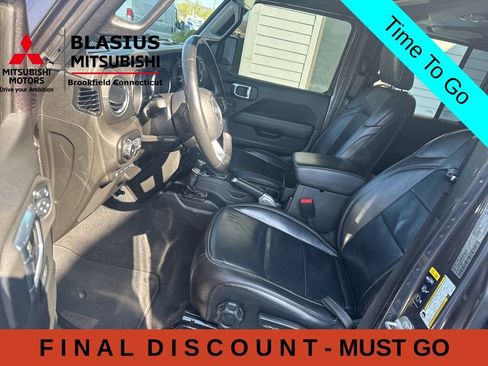 Used 2021 Jeep Wrangler Unlimited Sahara w/ Cold Weather Group AWD/4WD image 22