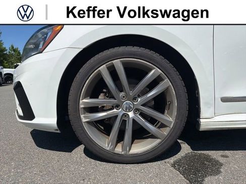 Used 2016 Volkswagen Passat 1.8T R-Line FWD image 11