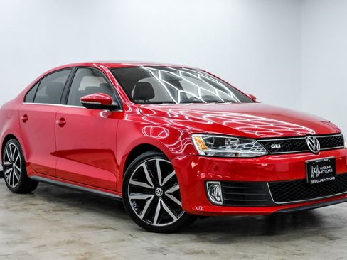 Used 2014 Volkswagen Jetta GLI Autobahn image 3