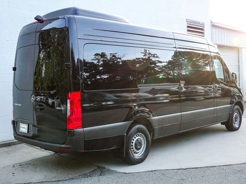 Used 2025 Mercedes-Benz Sprinter 2500 image 3