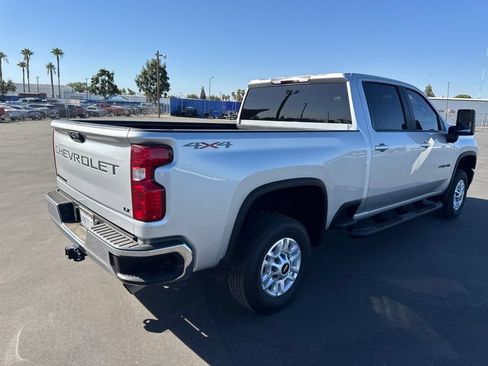 Used 2022 Chevrolet Silverado 2500 LT w/ Convenience Package AWD/4WD image 5