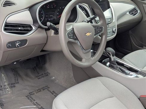 Used 2024 Chevrolet Malibu LT image 9
