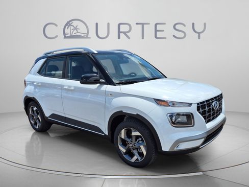 New 2026 Hyundai Venue SEL FWD image 7