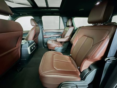 Used 2024 Ford Expedition Max Limited image 30