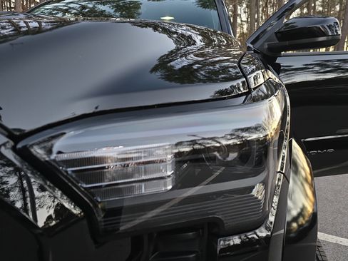 Certified 2025 Toyota Tacoma TRD Sport image 28