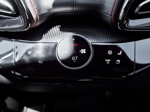 Used 2025 Ferrari Purosangue AWD/4WD image 85