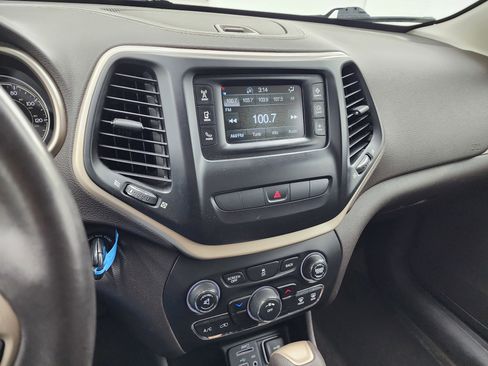 Used 2014 Jeep Cherokee Latitude FWD image 11