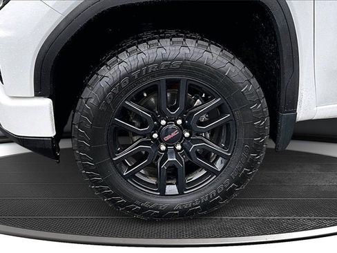 Used 2023 GMC Sierra 1500 Elevation image 35