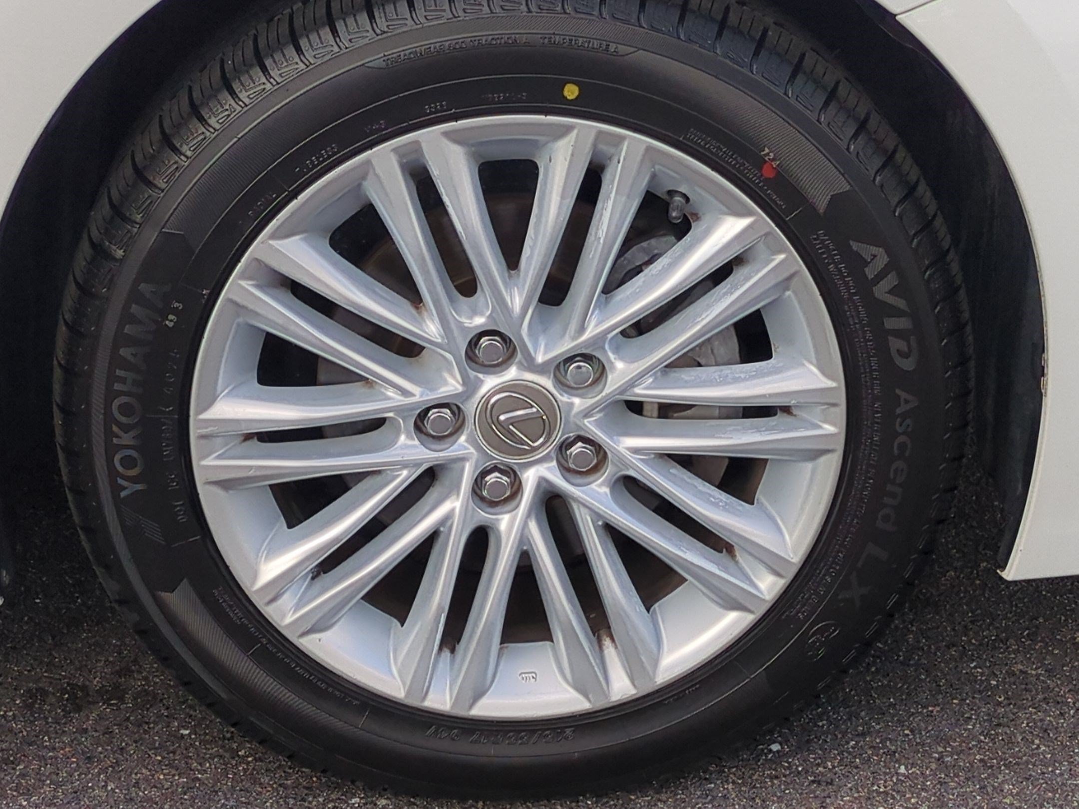 Used 2015 Lexus ES 350 w/ Luxury Package FWD image 12