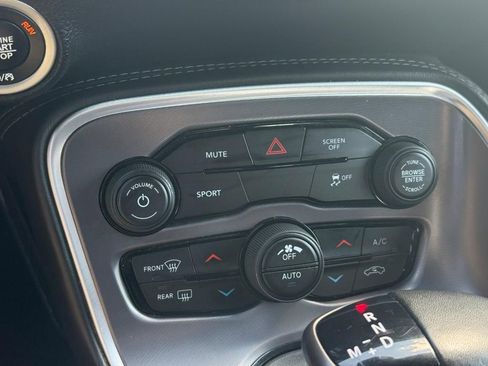 Used 2019 Dodge Challenger SXT image 22