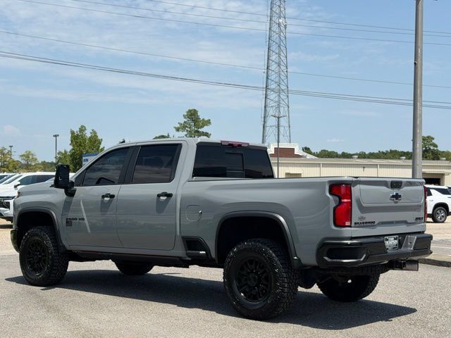 Used 2024 Chevrolet Silverado 2500 ZR2 w/ Technology Package AWD/4WD image 7