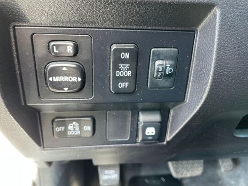 Used 2015 Toyota Tundra Limited AWD/4WD image 12