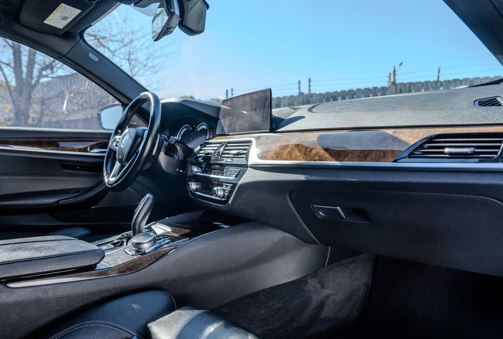 Used 2017 BMW 540i RWD image 33