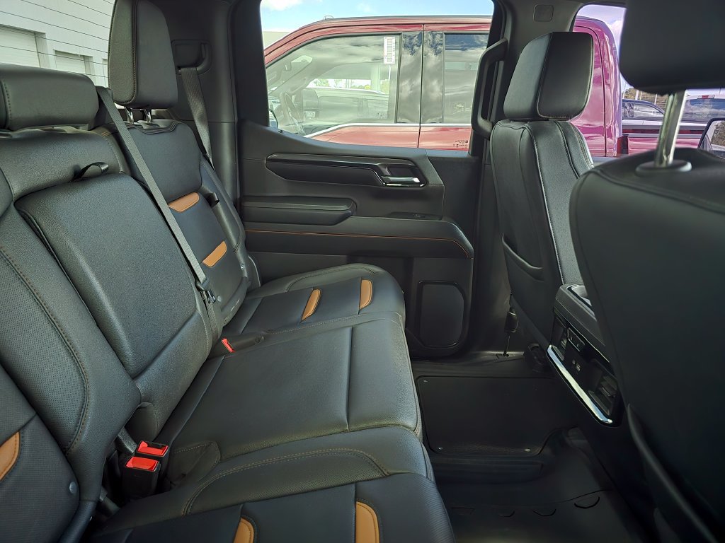 Used 2024 GMC Sierra 1500 AT4 AWD/4WD image 4