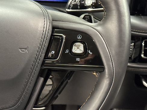 Used 2026 Lincoln Aviator AWD w/ Jet Appearance Package image 13