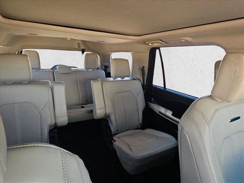 Used 2021 Ford Expedition Platinum AWD/4WD image 7