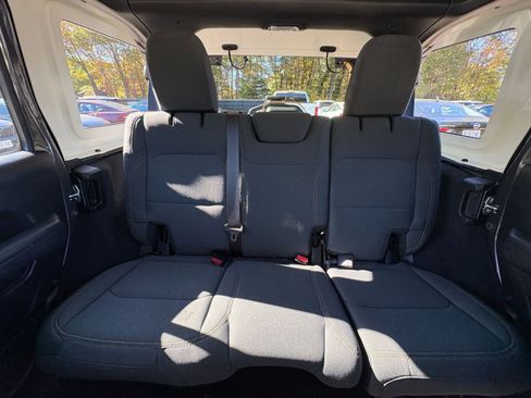 Used 2025 Jeep Wrangler Sport S image 37