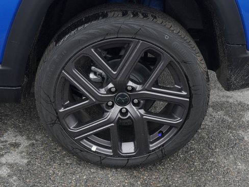 New 2026 Jeep Compass Limited image 25