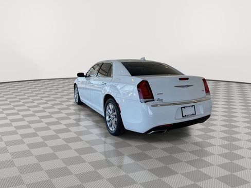 Used 2018 Chrysler 300 Limited AWD/4WD image 8