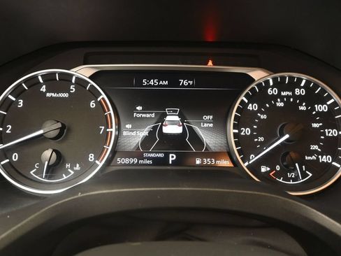 Used 2025 Nissan Rogue SV FWD image 21