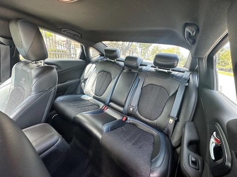 Used 2016 Chrysler 200 S w/ Navigation & Sound Group I image 17