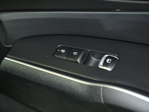 Used 2025 Kia Sorento S image 60