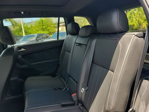 Used 2023 Volkswagen Tiguan SE R-Line FWD image 10