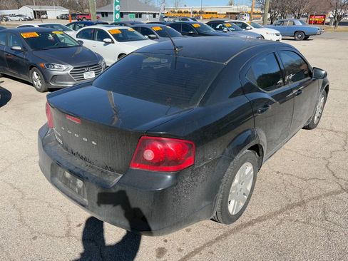 Used 2014 Dodge Avenger SE image 4