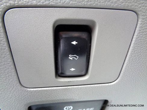 Used 2019 Ford F250 XLT w/ XLT Value Package image 11