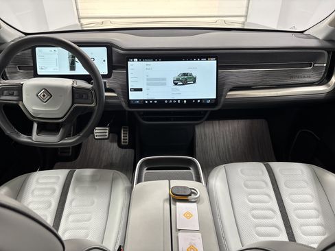 Used 2023 Rivian R1T Adventure image 25